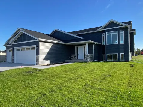 7494 Eagle Pointe Drive S Fargo ND 58104