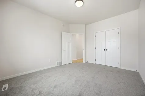 7494 Eagle Pointe Drive S Fargo ND 58104