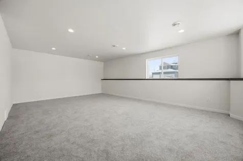 7494 Eagle Pointe Drive S Fargo ND 58104