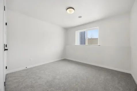 7494 Eagle Pointe Drive S Fargo ND 58104