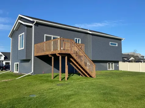 7494 Eagle Pointe Drive S Fargo ND 58104