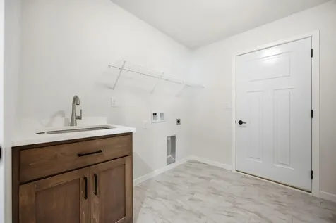 7494 Eagle Pointe Drive S Fargo ND 58104