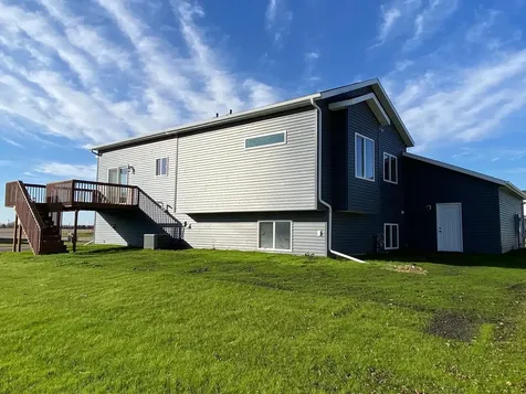 7494 Eagle Pointe Drive S Fargo ND 58104