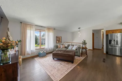 14808 Lower Endicott Way Apple Valley MN 55124