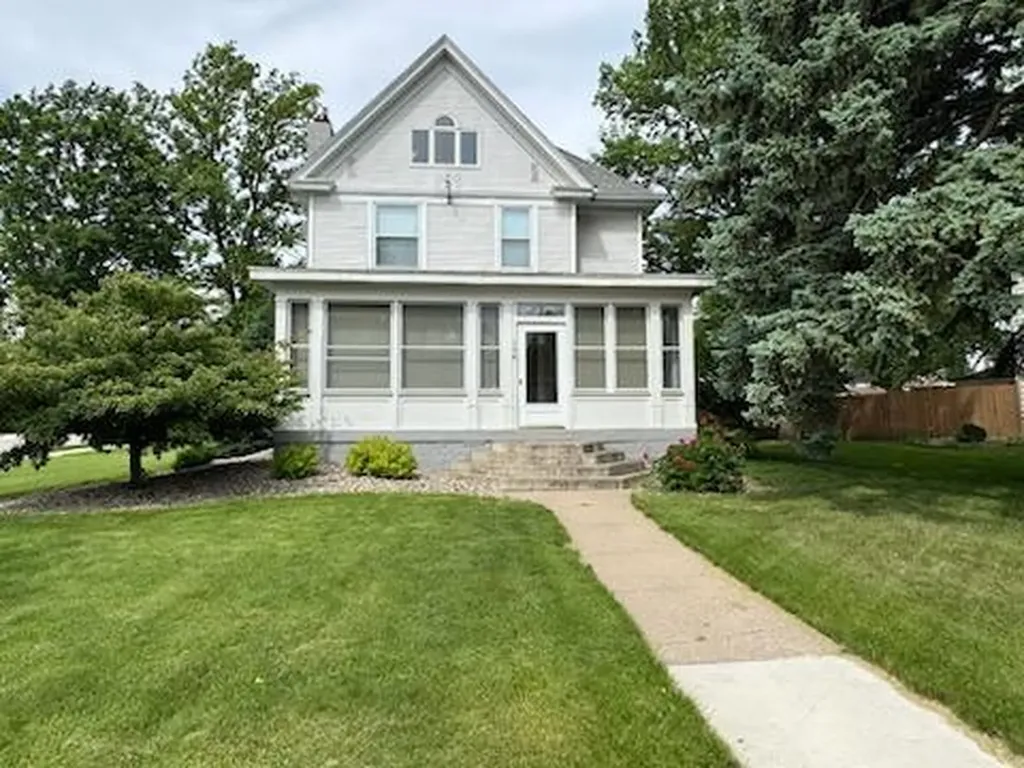 108 S 7th Street Olivia MN 56277