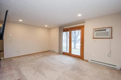2379 20 1/2 Avenue S Fargo ND 58103