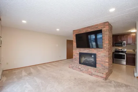2379 20 1/2 Avenue S Fargo ND 58103