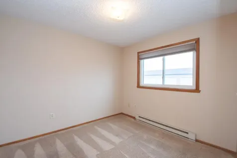 2379 20 1/2 Avenue S Fargo ND 58103