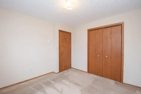 2379 20 1/2 Avenue S Fargo ND 58103