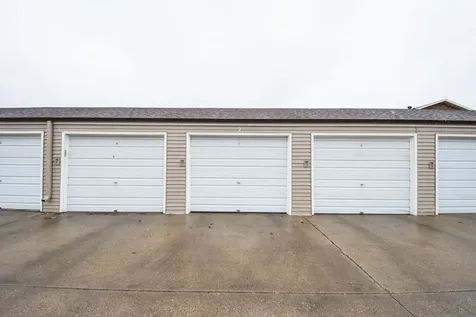2379 20 1/2 Avenue S Fargo ND 58103