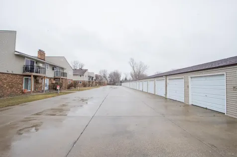 2379 20 1/2 Avenue S Fargo ND 58103