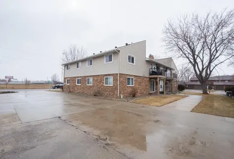 2379 20 1/2 Avenue S Fargo ND 58103