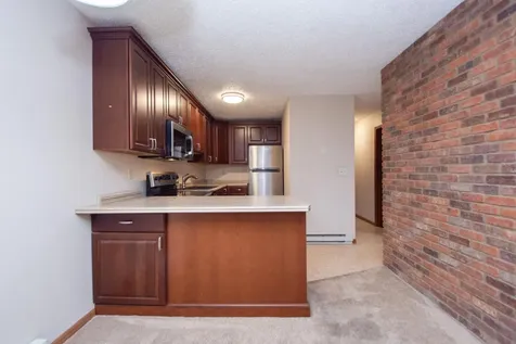 2379 20 1/2 Avenue S Fargo ND 58103