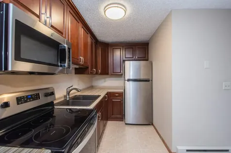 2379 20 1/2 Avenue S Fargo ND 58103