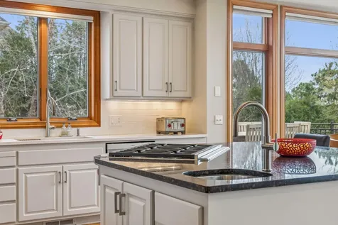 3717 Fairway Point Woodbury MN 55125