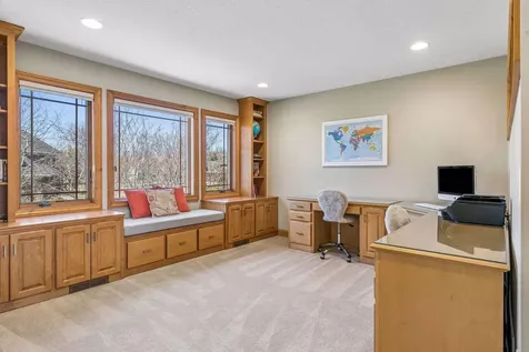 3717 Fairway Point Woodbury MN 55125