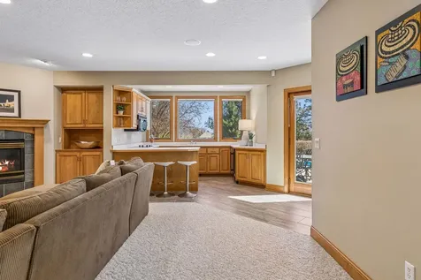 3717 Fairway Point Woodbury MN 55125