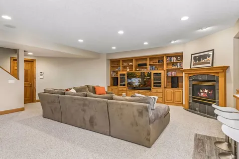 3717 Fairway Point Woodbury MN 55125