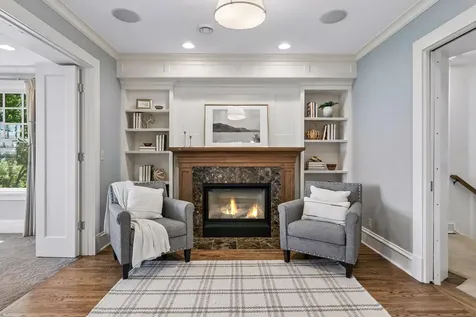 42 Kenwood Parkway Saint Paul MN 55105