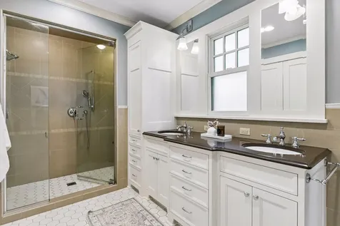 42 Kenwood Parkway Saint Paul MN 55105