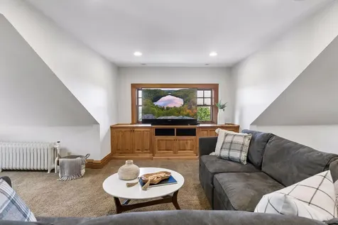 42 Kenwood Parkway Saint Paul MN 55105