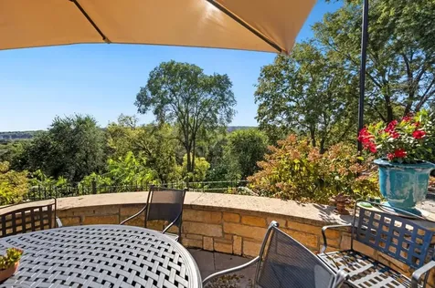 42 Kenwood Parkway Saint Paul MN 55105