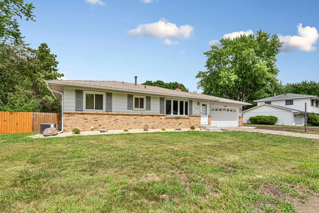 2033 Bluestone Lane Eagan MN 55122