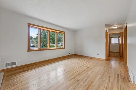 2033 Bluestone Lane Eagan MN 55122