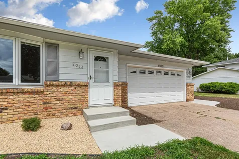 2033 Bluestone Lane Eagan MN 55122