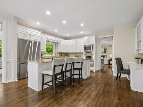 8803 Cove Pointe Road Eden Prairie MN 55347