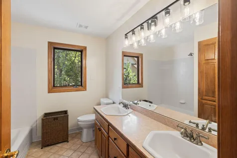 4172 Cashell Glen Eagan MN 55122