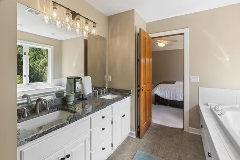 4172 Cashell Glen Eagan MN 55122