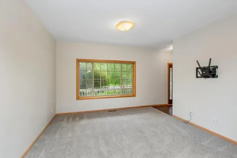 19925 English Court Farmington MN 55024