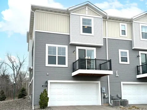 2217 Gateway Hill Road North Saint Paul MN 55109