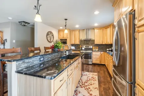 7282 Blackberry Lane Duluth MN 55803