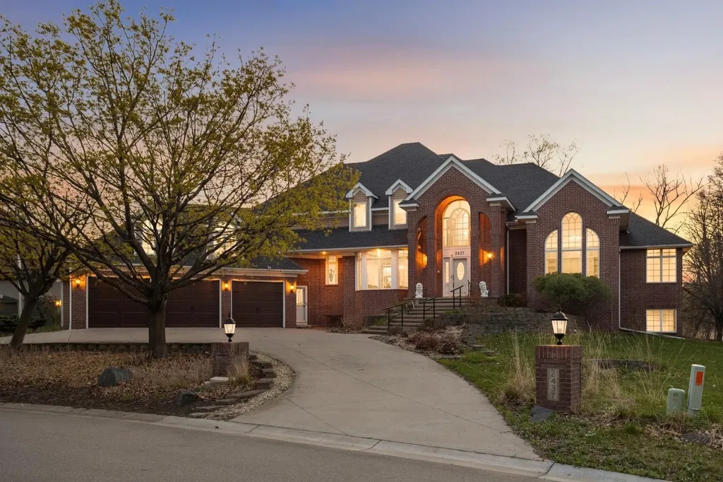 2437 Sunset Court Little Canada MN 55117