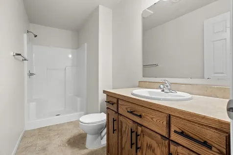 907 30th Avenue W West Fargo ND 58078