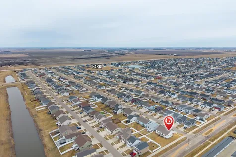 907 30th Avenue W West Fargo ND 58078