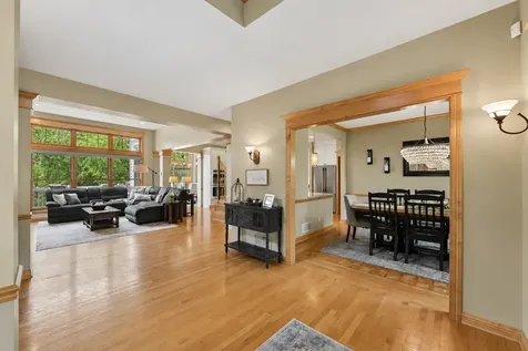 3312 Crestmoor Bay Woodbury MN 55125