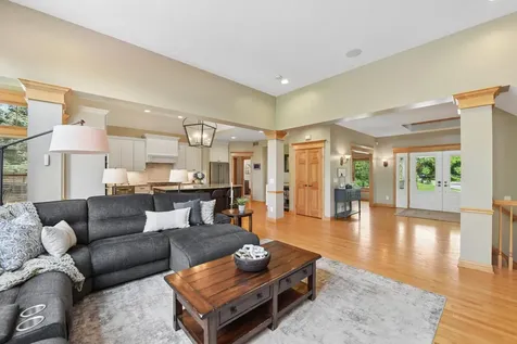 3312 Crestmoor Bay Woodbury MN 55125