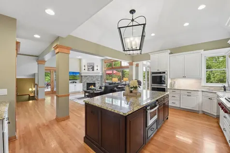 3312 Crestmoor Bay Woodbury MN 55125