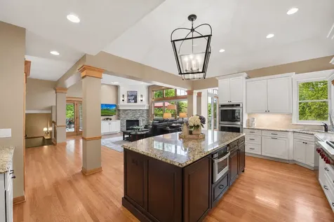 3312 Crestmoor Bay Woodbury MN 55125