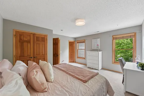 3312 Crestmoor Bay Woodbury MN 55125