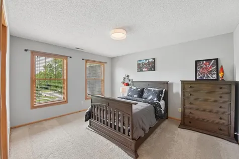 3312 Crestmoor Bay Woodbury MN 55125