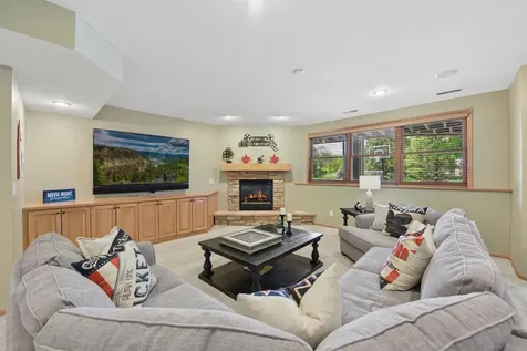 3312 Crestmoor Bay Woodbury MN 55125