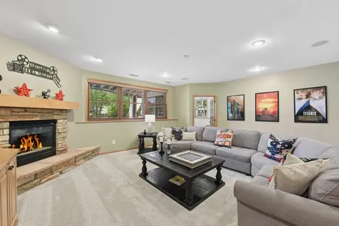 3312 Crestmoor Bay Woodbury MN 55125