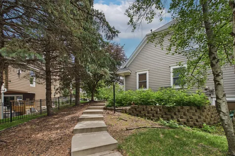 3312 Crestmoor Bay Woodbury MN 55125