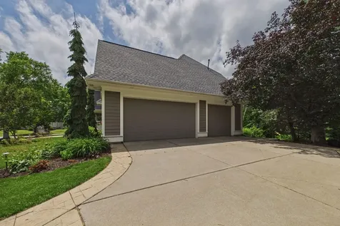 3312 Crestmoor Bay Woodbury MN 55125