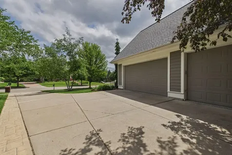 3312 Crestmoor Bay Woodbury MN 55125
