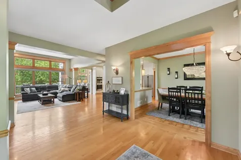 3312 Crestmoor Bay Woodbury MN 55125
